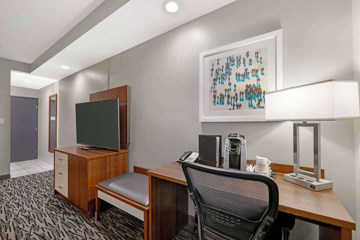 Room 7 of 28
