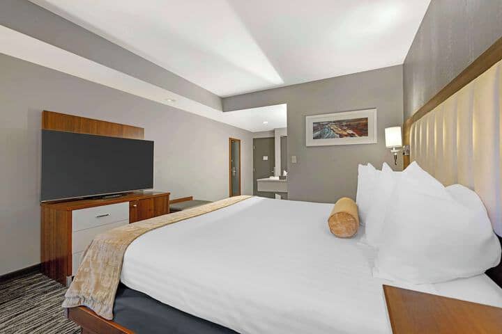 Room 14 of 28