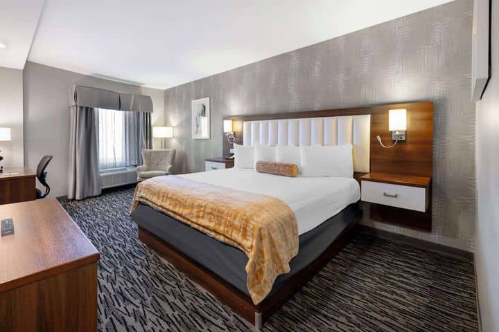Room 5 of 28